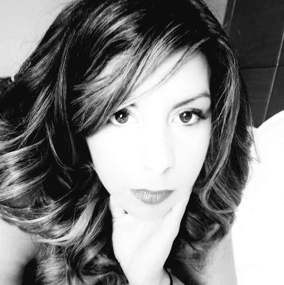 Meet your Posher, Pilar - Picture 1 of 1